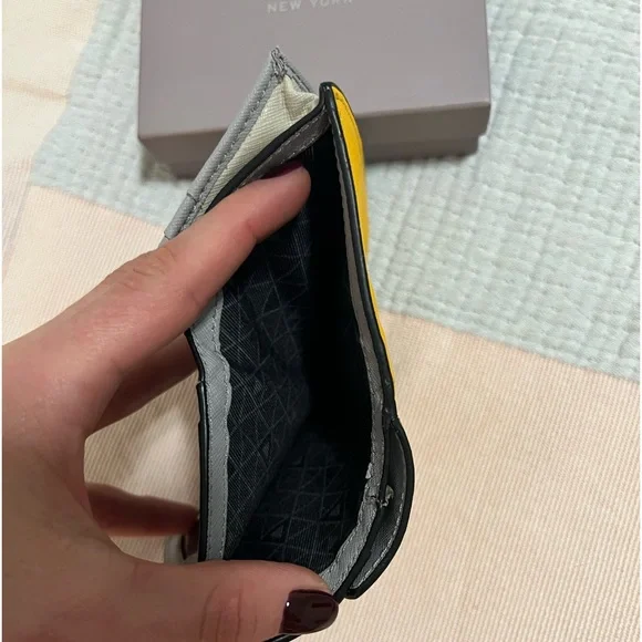 Botkier wallet - Picture 4 of 6